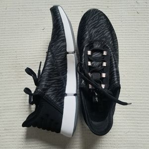 NWOT Reebok sneakers size 9.5